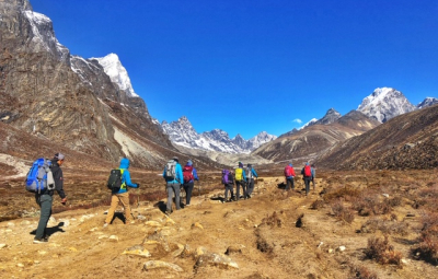 Everest Base Camp Trek: Grom & Team Trek to Lobuche