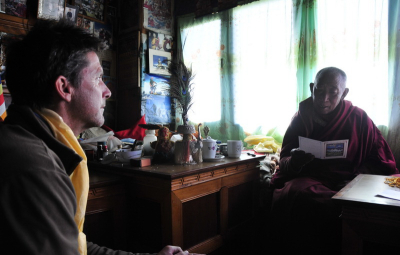 Lama Geyshe Gives His Blessing