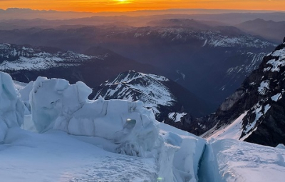 Mt. Rainier: Dale, Hoch & Teams Reach Summit