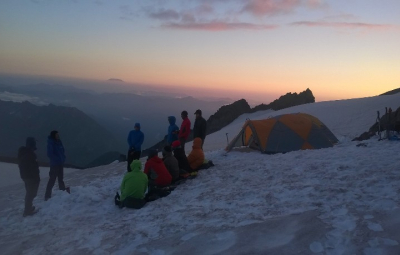 Mt. Rainier: Kautz Seminar Reaches the Summit!