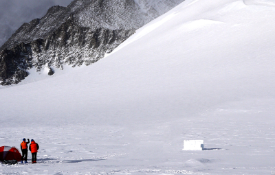 Vinson Massif: Hahn & Team Carry Up the Ropes
