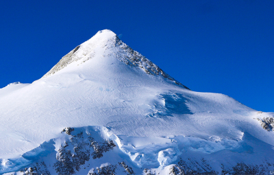 Vinson Massif: Hahn & Team Carry to Half Camp