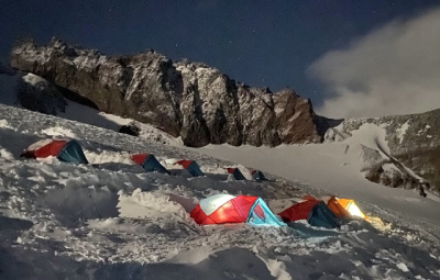 Mt. Rainier: Four Day Teams Turn Due to Weather