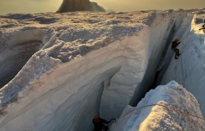 Mt. Rainier: Four Day Teams Climb to Ingraham Flats