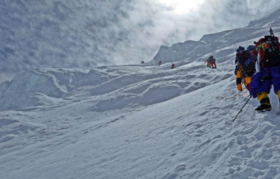 RMI Guide Alex Barber Summits Manaslu!