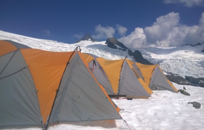 Mt. Shuksan: Walter and Seminar Team Focus on Training
