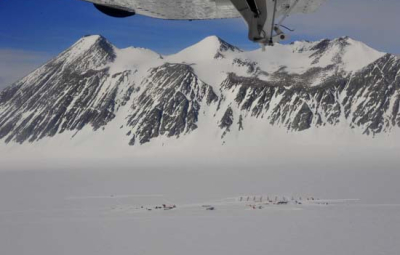 Vinson Massif: Hahn & Team Arrive Back to Union Glacier